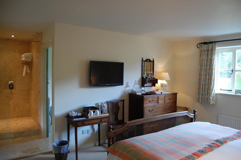 The Bell At Skenfrith Hotel Room photo